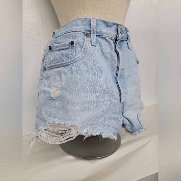 Levi's 501 Button Fly Jean Shorts - Picture 2 of 12